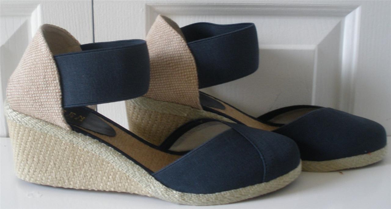 ralph lauren navy blue pumps