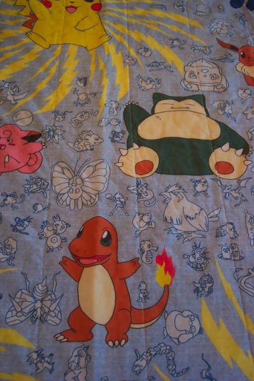Nintendo POKEMON TWIN SIZE COMFORTER BLANKET Pikachu Gengar Charmander