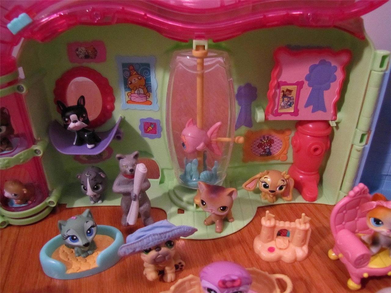 Littlest Pet Shop LITTLE LOVIN' PET PLAYHOUSE WITH LOTS OF ANIMALS Toy