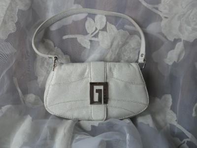 Beautiful Leather Handbags on Beautiful White Guess Leather Handbag Ebay