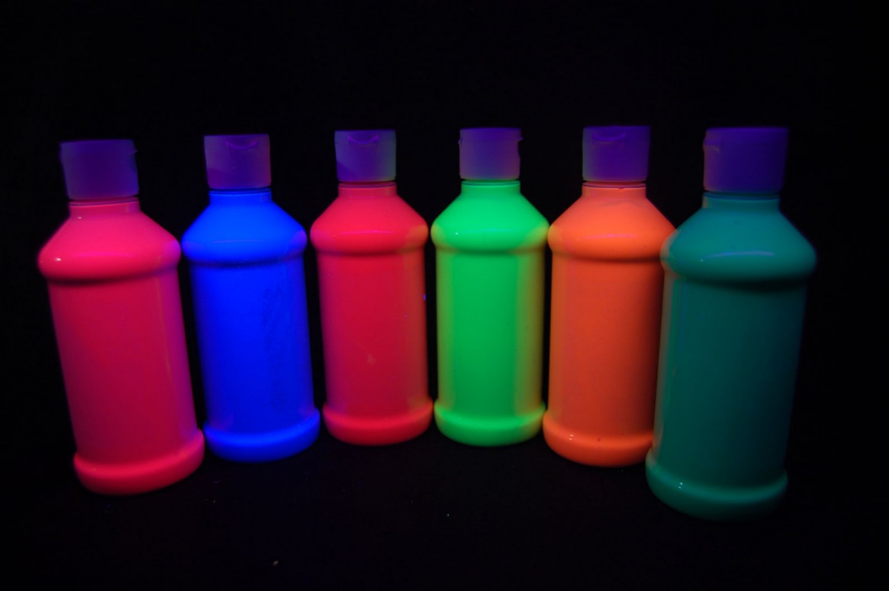6 Pack 8oz Assorted Blacklight Reactive Fluorescent Tempera Paint eBay