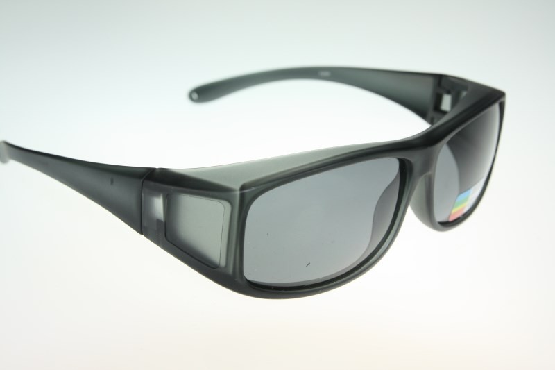 372 plastic Polarized wraparound Sunglass Clip wear fit over on