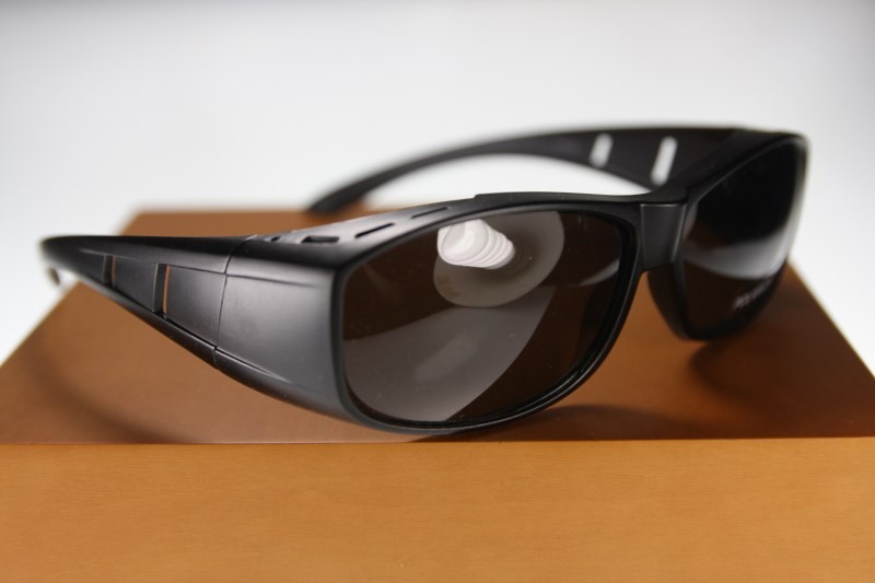 8405 Polarized wraparound Sunglass Clip wear fit over on eyeglass