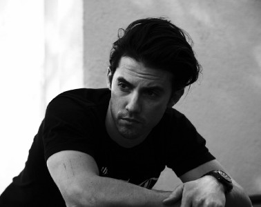 有关以下物品的详细资料: milo ventimiglia 18x24 poster - sexy