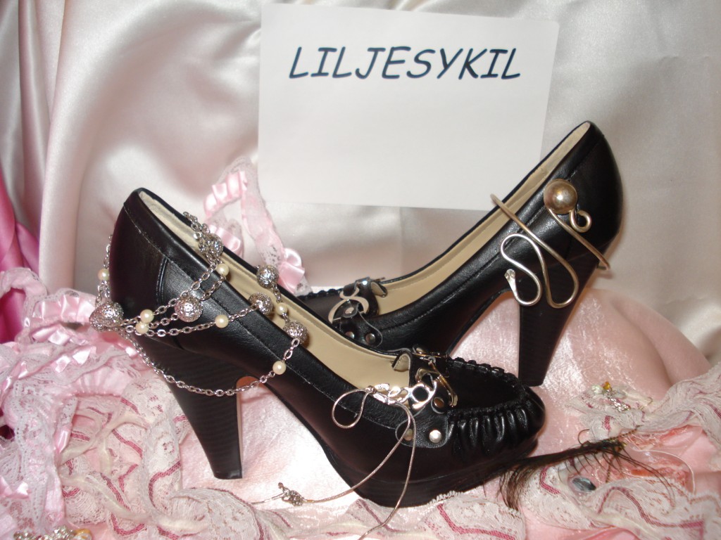 eBay Image Hosting at www.auctiva.com