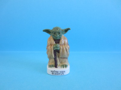 mini yoda figurine