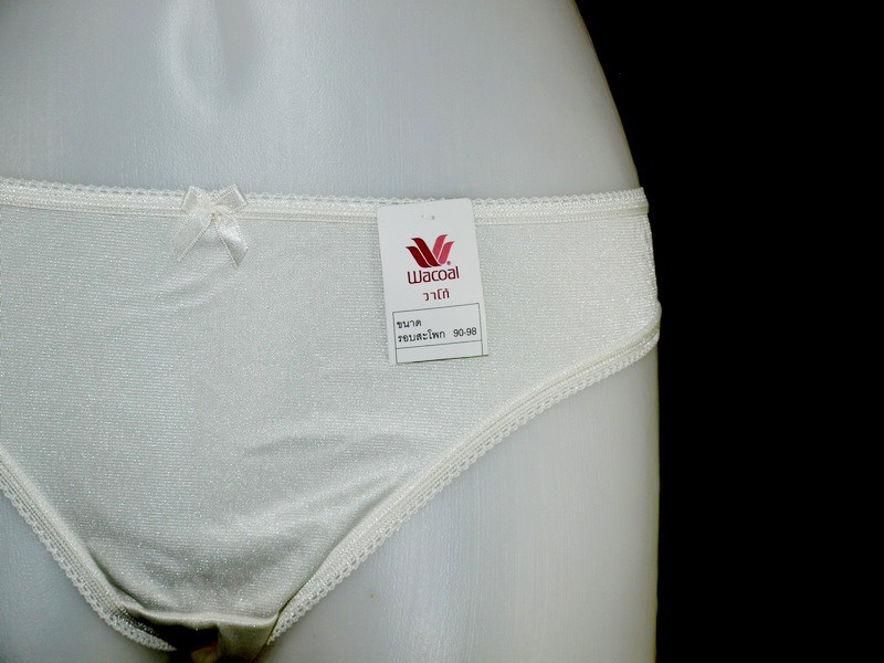 Wacoal shiny nylon fabric bikini panties, Soft ivory panty, Women's hip
