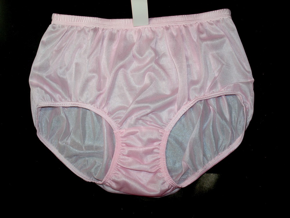 NWT. VINTAGE STYLE BRIEFS NYLON PANTIES, WOMEN'S HIP 4042, PINK SOFT PANTY