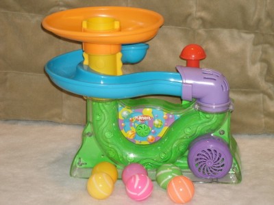 toy vacuum with balls