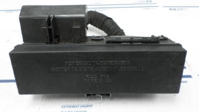 FUSE BOX/RELAY POWER DISTRIBUTION BOX FORD EXPLORER 2000 ... ford power distribution box fuses 