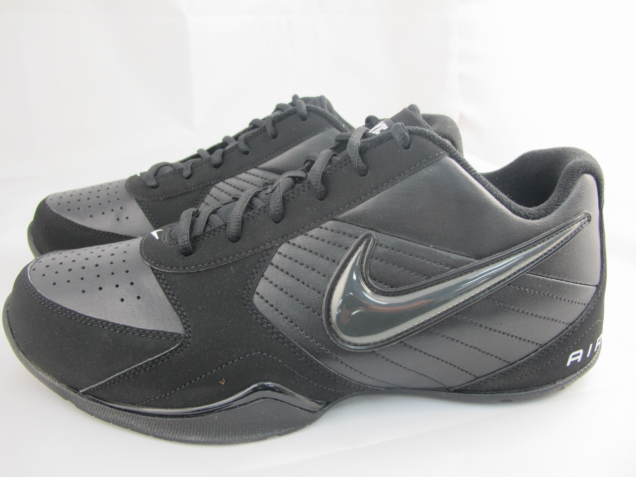 nike men's air baseline low basketball shoes
