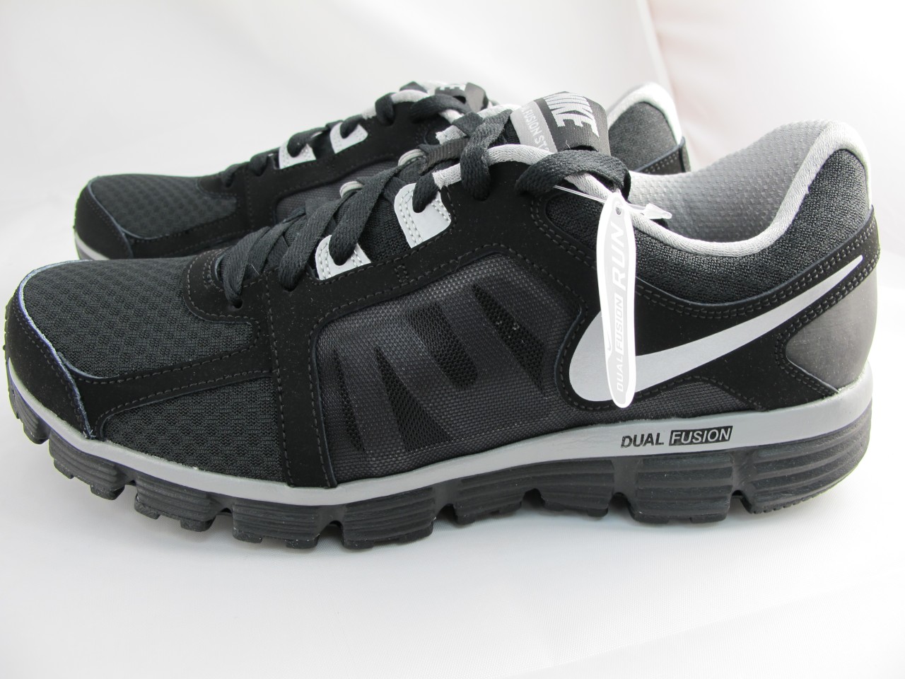 nike dual fusion st2