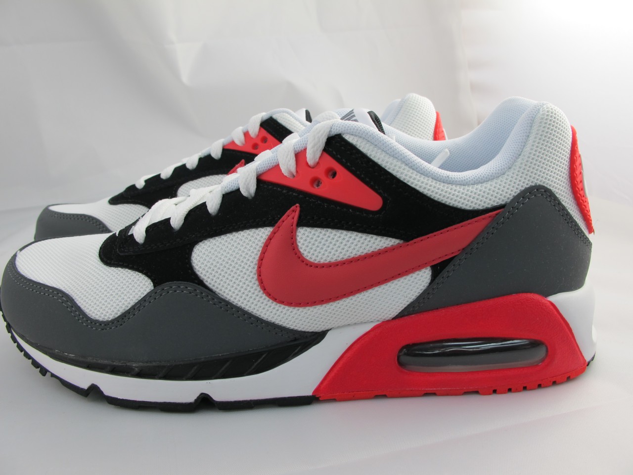 siren red air max plus