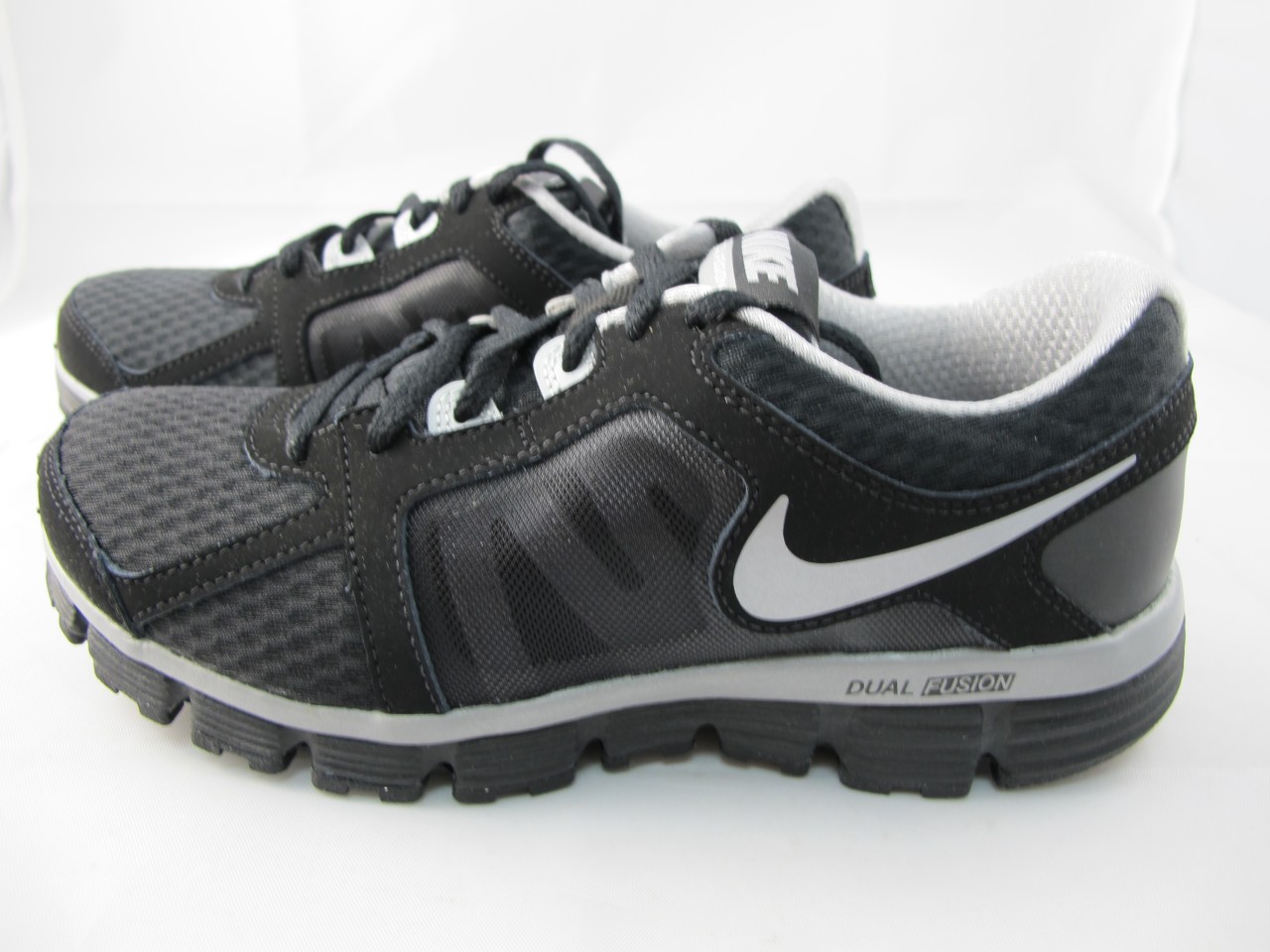 nike dual fusion st2