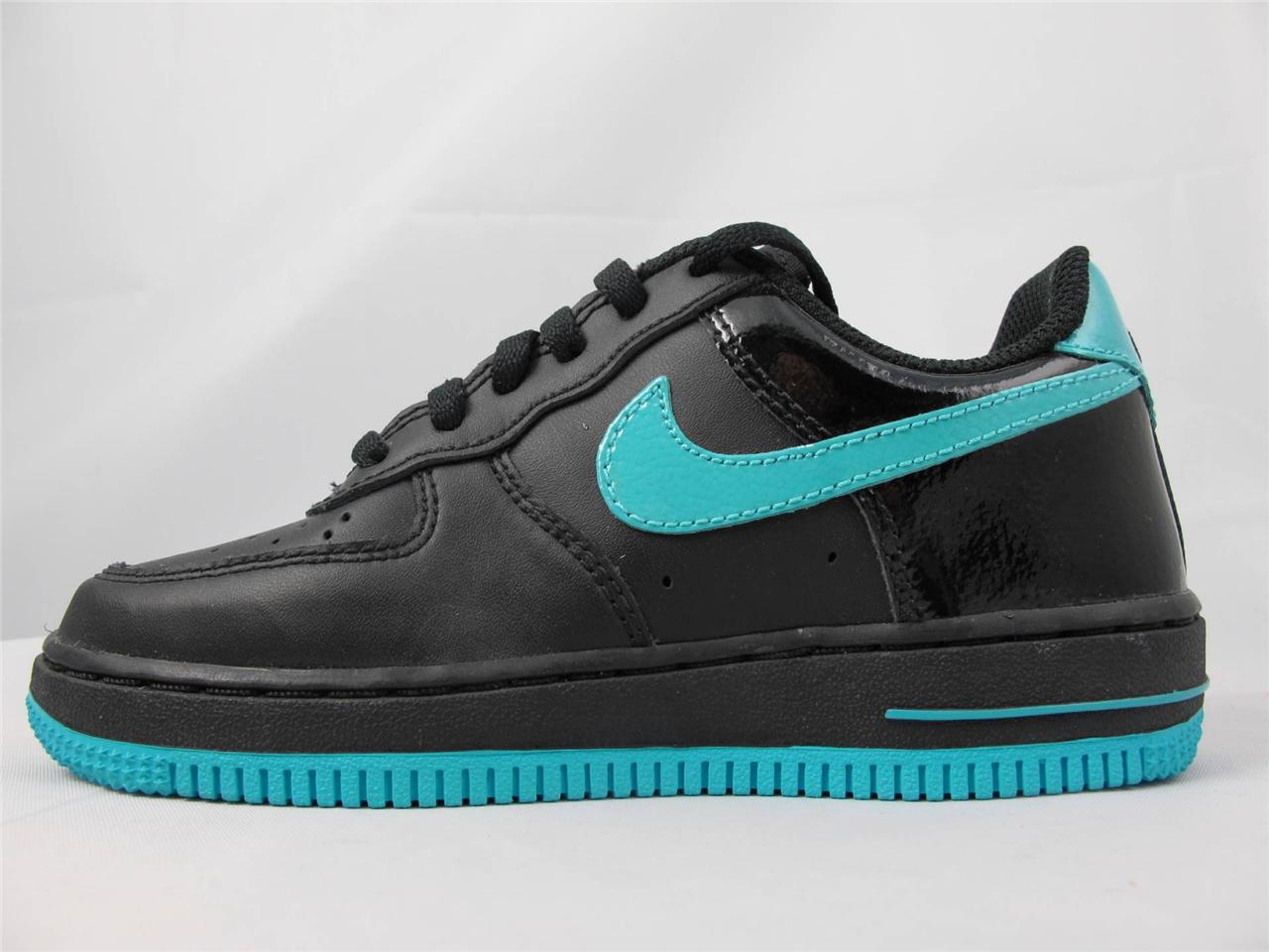 new nike uptown sneakers