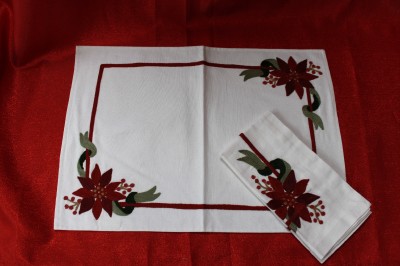 Willaims Sonoma on Williams Sonoma Poinsettia Crewel Placemats Napkins Set 8pc