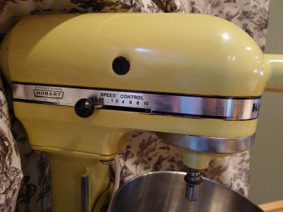 Vintage Kitchen  Mixer on Vintage Hobart Kitchenaid K5 A Mixer 10 Speed W Bowl  Attachments