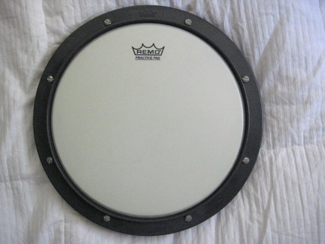 REMO DRUMMING MUISIC PRACTICE DRUM PAD SCREW ON STAND