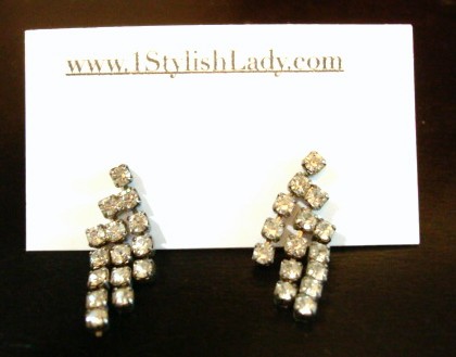 VINTAGE~BRILLIANT RHINESTONES~DANGLE PIERCED EARRINGS