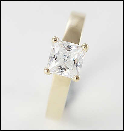 eBay Image Hosting at www.auctiva.com