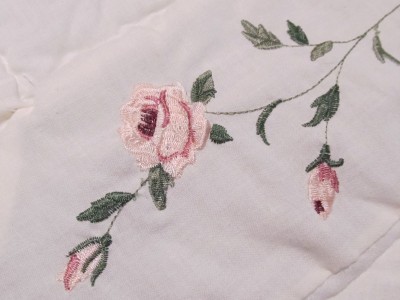 White Bedspread Full on White Trapunto Quiltwithpink Roses Full Queen Bedspread Shabby Cottage