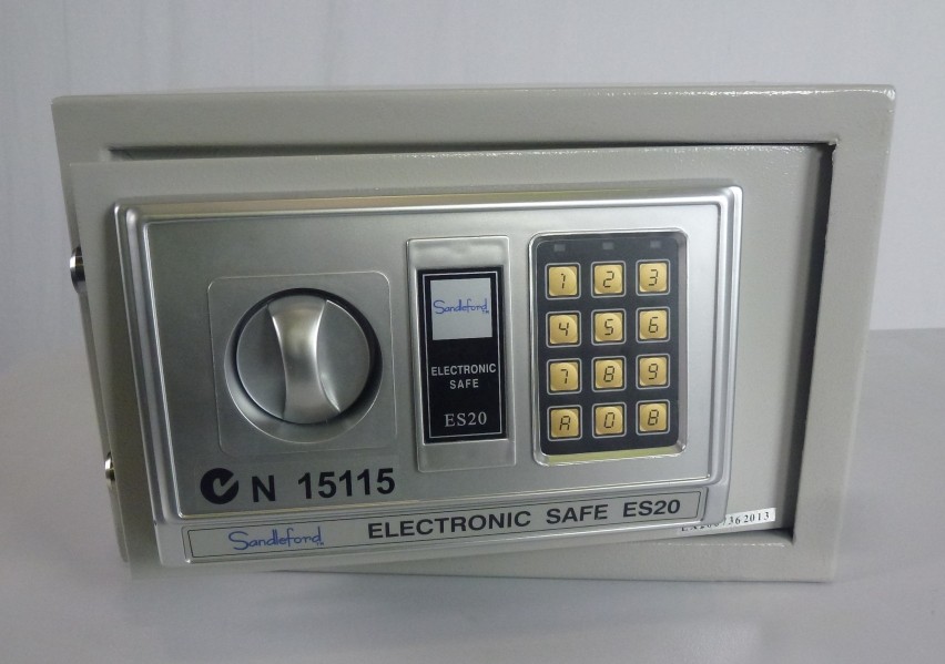 Sandleford Electronic Safe ES20 (No Combination) 25178/44 eBay