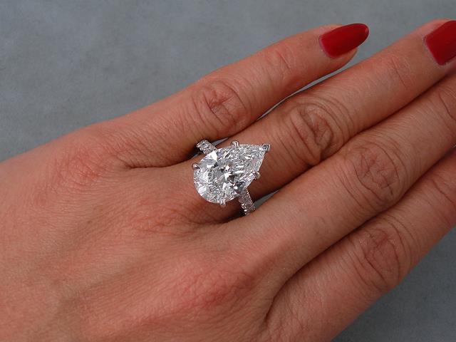 lab created diamond rings