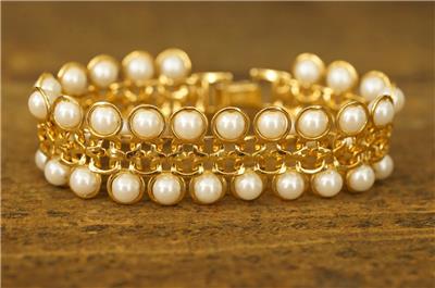 Vintage Costume Jewelry AVON Gold Tone Fancy Link Faux Pearl  display picture 2