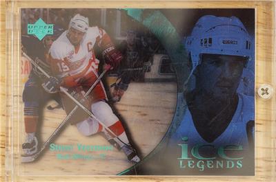 1997-98 Upper Deck NHL Hockey Card Clear Ice Steve Yzerman #89 Red