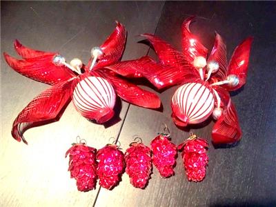 Vintage Christmas Tree Decorations 5 X Tin Foil Pine Cones 2 X