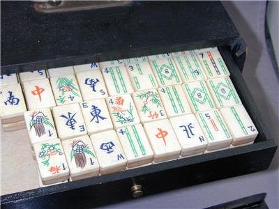 1920's Bamboo Domestic Cow Bovine Bone Mahjong Set 148 Tiles Stick