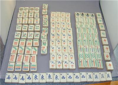 1920's Bamboo Domestic Cow Bovine Bone Mahjong Set 148 Tiles Stick