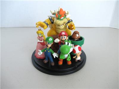 Exclusive Club Nintendo Platinum Award 2010 Super Mario Characters
