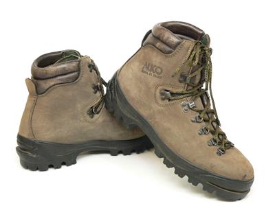 crampon compatible hiking boots