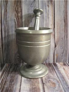 WILTON LARGE FOOTED MORTAL & PESTLE