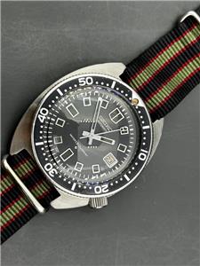 1118630298_tp.jpg