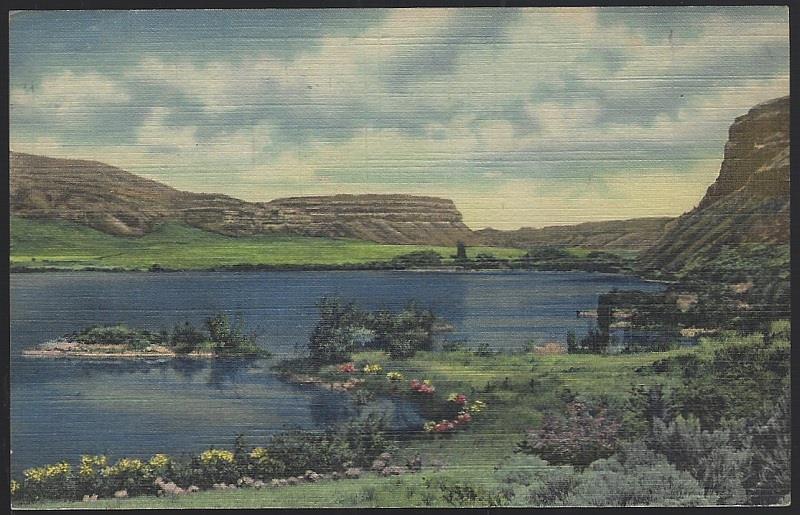 PARK LAKE, LOWER GRAND COULEE, WASHINGTON STATE