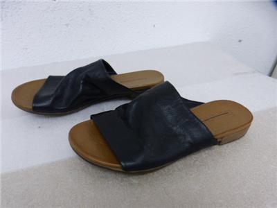 bueno shore thing slide sandal
