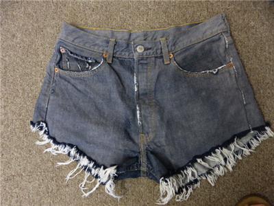 urban renewal levi's shorts