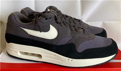 air max 1 thunder grey on feet