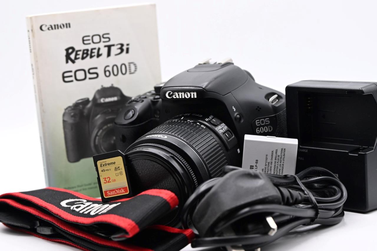 Canon 600D LOW SHUTTER COUNT STABILISED 18-55mm IS Lens GOOD CONDITION
