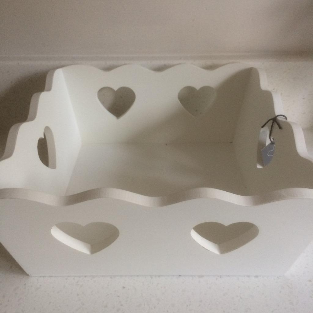 Shabby Country Style Chic White Wood Heart Storage Tray Box Shabby Country Style Chic White Wood Heart Storage