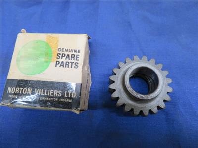③　れがーと　２０×２ NOS 04-0634 NORTON SINGLE DOMINATOR COMMANDO LAYSHAFT 3RD GEAR