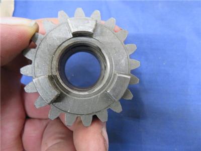 NOS 04-0634 NORTON SINGLE DOMINATOR COMMANDO LAYSHAFT 3RD GEAR