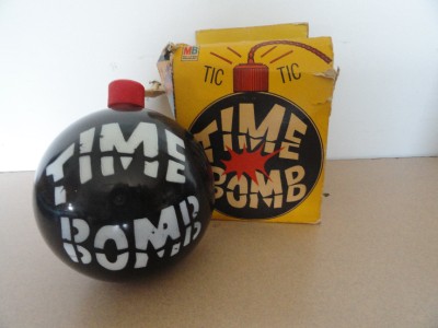 Vtg 1960's MB Time Bomb Toy Game w/ Original Box