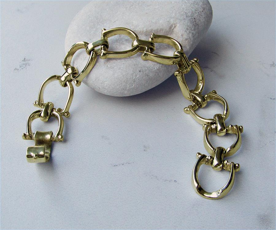 Impressive Solid 14K Gold Horseshoe Equestrian Horse Motive