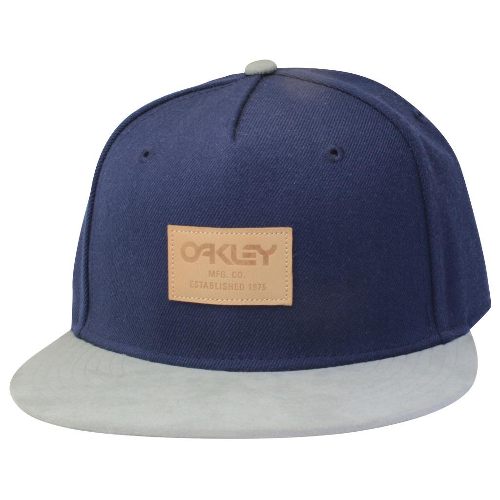 grey oakley hat