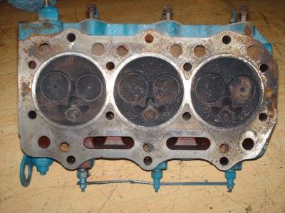 Ford 1310 cylinder head