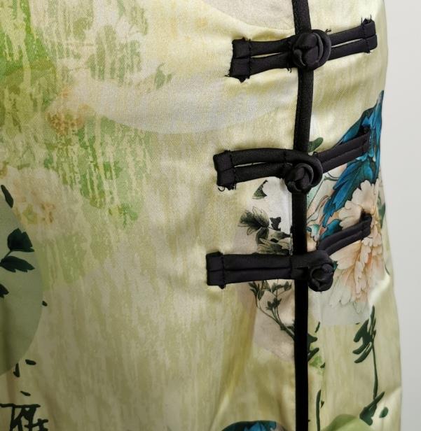 はるまき 大峽製鞄 ( おおばせいほう )－枕ポーチ (ブラック/シルバー