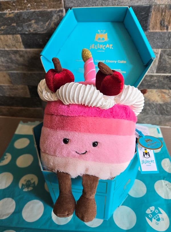 AUTHENTIC RARE JELLYCAT AMUSEABLES STRAWBERRY BIRTHDAY GIFT CAKE